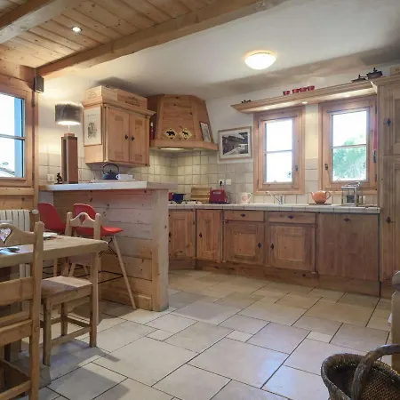 Chalet Montagnard A 1650, 10 Personnes, Parking - Fr-1-631-147 Courchevel